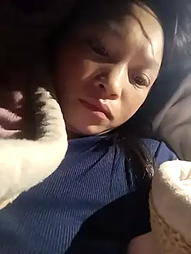 Snapshot of Tiyir597 chatting on 11.28.25 Tiyir597 online show from 11.28.25