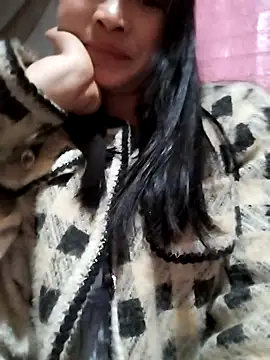 Snapshot of Tiyir597 chatting on 12.04.25 Tiyir597 online show from 12.04.25