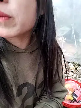 Snapshot of Tiyir597 chatting on 12.17.25 Tiyir597 online show from 12.17.25