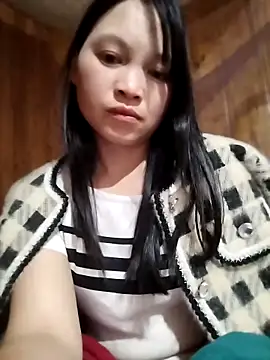 Snapshot of Tiyir597 chatting on 12.17.25 Tiyir597 online show from 12.17.25