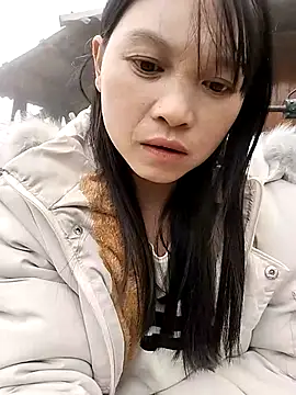 Snapshot of Tiyir597 chatting on 12.18.25 Tiyir597 online show from 12.18.25