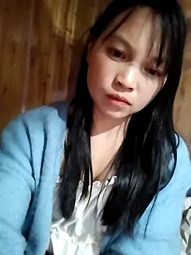 Snapshot of Tiyir597 chatting on 12.18.25 Tiyir597 online show from 12.18.25