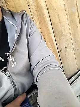 Snapshot of Tiyir597 chatting on 12.22.25 Tiyir597 online show from 12.22.25