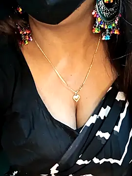 Snapshot of Bhanu-Sharma chatting on 11.30.25 Bhanu-Sharma online show from 11.30.25