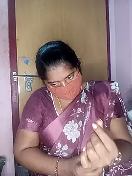 Snapshot of Jessi_25 chatting on 11.07.25 Jessi 25 online show from 11.07.25