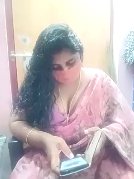 Snapshot of Jessi_25 chatting on 12.05.25 Jessi 25 online show from 12.05.25