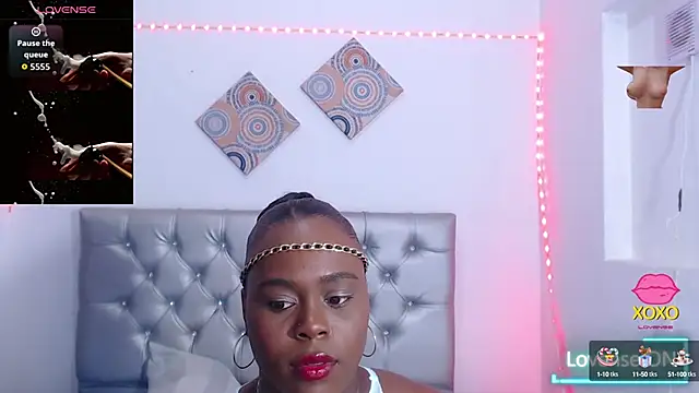 Snapshot of biigass_ebony chatting on 09.19.25 biigass ebony online show from 09.19.25