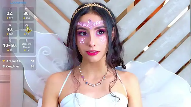 Sarah-Grace online show from 10.31.25