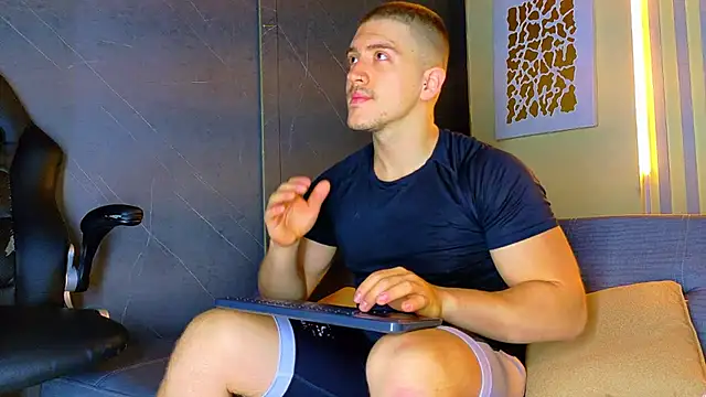 Snapshot of ALANNFERRER chatting on 06.19.26 ALANNFERRER online show from 06.19.26