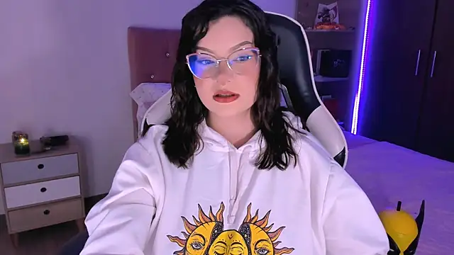 Snapshot of OphelianaRose33 chatting on 09.29.25 OphelianaRose33 online show from 09.29.25