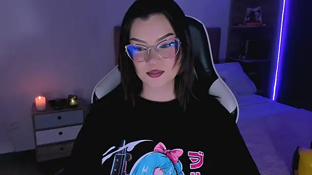 Snapshot of OphelianaRose33 chatting on 10.06.25 OphelianaRose33 online show from 10.06.25