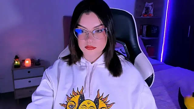 Snapshot of OphelianaRose33 chatting on 10.28.25 OphelianaRose33 online show from 10.28.25