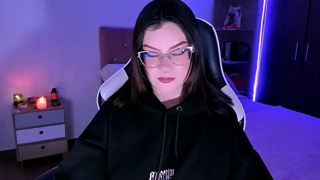 Snapshot of OphelianaRose33 chatting on 10.30.25 OphelianaRose33 online show from 10.30.25