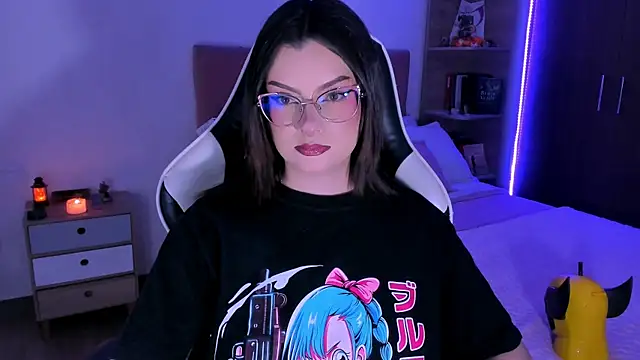 Snapshot of OphelianaRose33 chatting on 11.08.25 OphelianaRose33 online show from 11.08.25