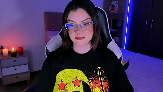 Snapshot of OphelianaRose33 chatting on 11.15.25 OphelianaRose33 online show from 11.15.25