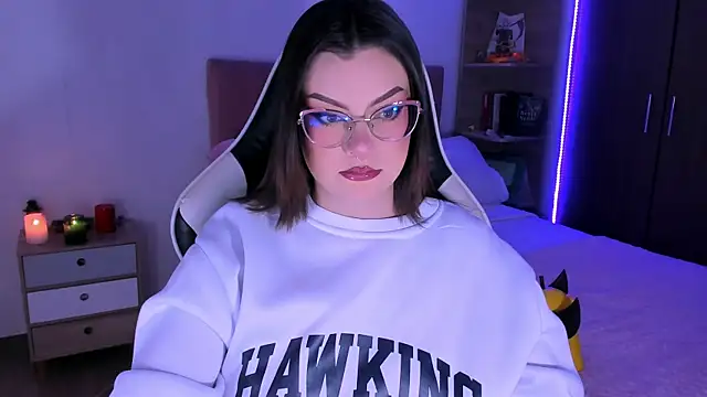 Snapshot of OphelianaRose33 chatting on 11.17.25 OphelianaRose33 online show from 11.17.25