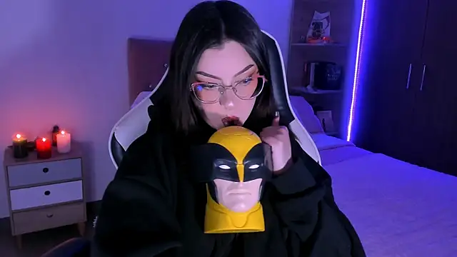 Snapshot of OphelianaRose33 chatting on 11.28.25 OphelianaRose33 online show from 11.28.25