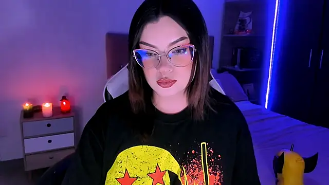 Snapshot of OphelianaRose33 chatting on 12.02.25 OphelianaRose33 online show from 12.02.25