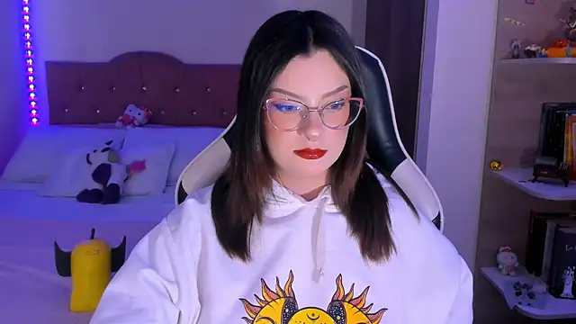 Snapshot of OphelianaRose33 chatting on 01.16.26 OphelianaRose33 online show from 01.16.26