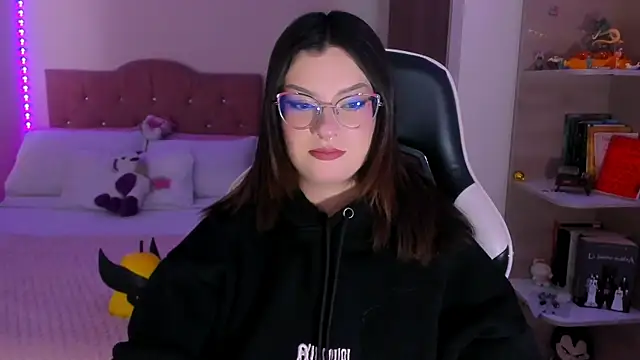 Snapshot of OphelianaRose33 chatting on 01.17.26 OphelianaRose33 online show from 01.17.26