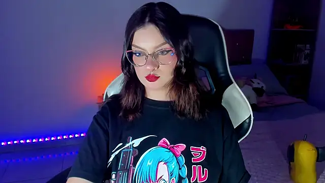 OphelianaRose33 online show from 04.16.26