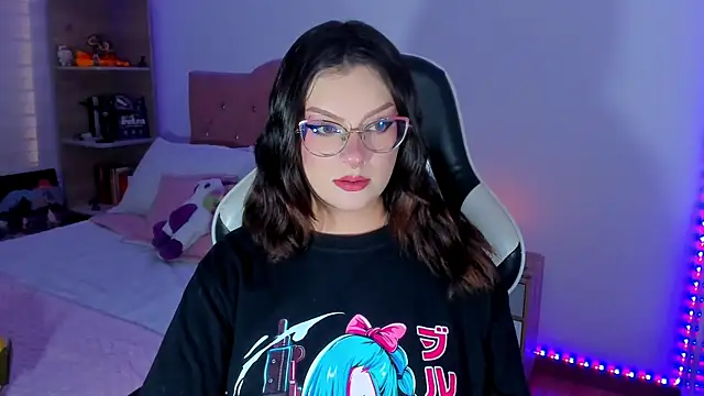 OphelianaRose33 online show from 05.26.26