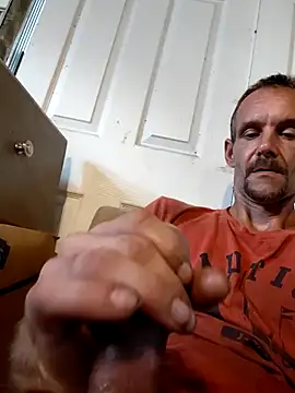 Snapshot of Hungwell1515 chatting on 09.10.25 Hungwell1515 online show from 09.10.25
