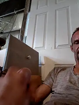 Snapshot of Hungwell1515 chatting on 09.12.25 Hungwell1515 online show from 09.12.25