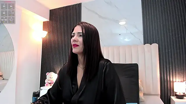 Snapshot of Samantha_Claus chatting on 11.21.25 Samantha Claus online show from 11.21.25