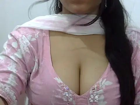 Snapshot of LIYO_ chatting on 07.28.26 LIYO online show from 07.28.26