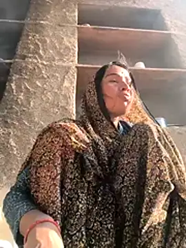 Hot raaani online show from 12.23.25