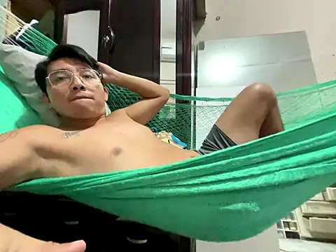 AlejXndroKD online show from 10.14.25