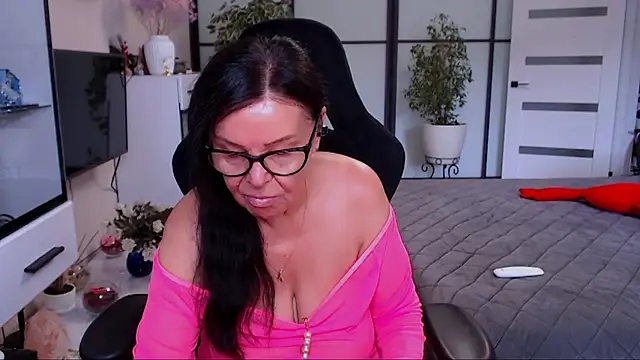 Snapshot of Anna_Blare chatting on 06.26.26 Anna Blare online show from 06.26.26