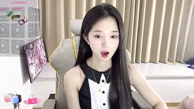 Snapshot of OiOi-666 chatting on 01.13.26 OiOi-666 online show from 01.13.26