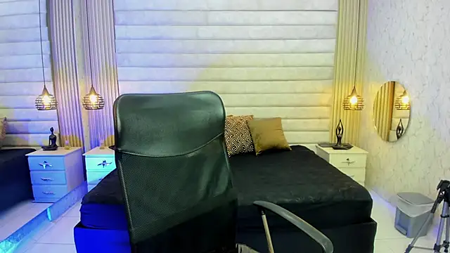 keytinthomson  online show from 02.02.26