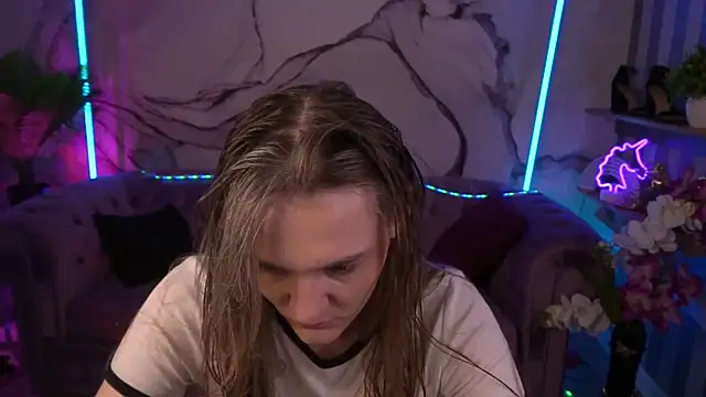 DiamondGoldie online show from 09.18.25