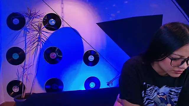 Lilith and Khloe online show from 11.01.25