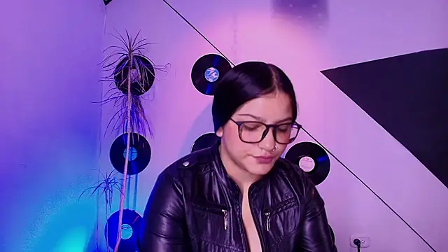 Lilith and Khloe online show from 03.19.26