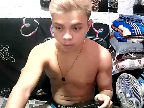 Snapshot of Pinoy_slutcummer69 chatting on 06.18.26 Pinoy slutcummer69 online show from 06.18.26