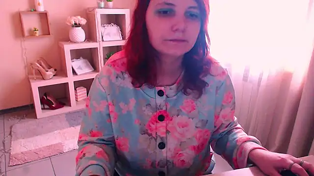 Snapshot of TwoBigSuns chatting on 02.02.26 TwoBigSuns online show from 02.02.26