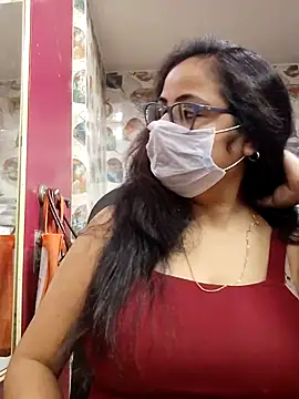 Snapshot of nisha_1110 chatting on 03.08.26 nisha 1110 online show from 03.08.26