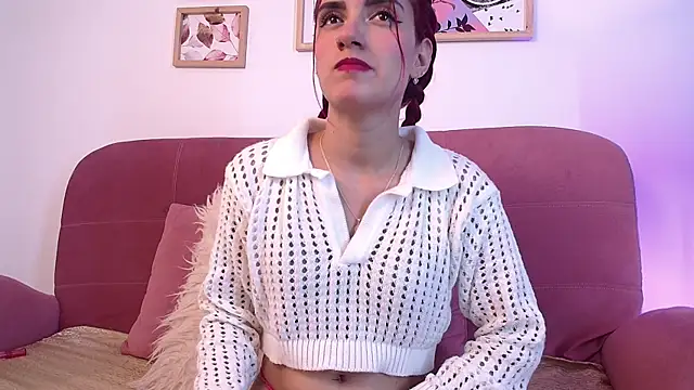 Snapshot of Karina2Smith chatting on 09.19.25 Karina2Smith online show from 09.19.25