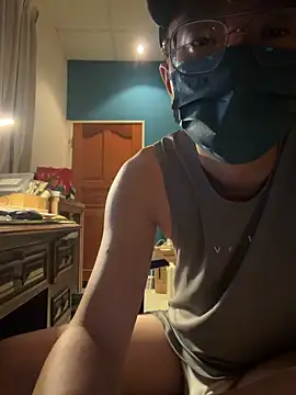 Snapshot of Rmangotw chatting on 11.16.25 Rmangotw online show from 11.16.25