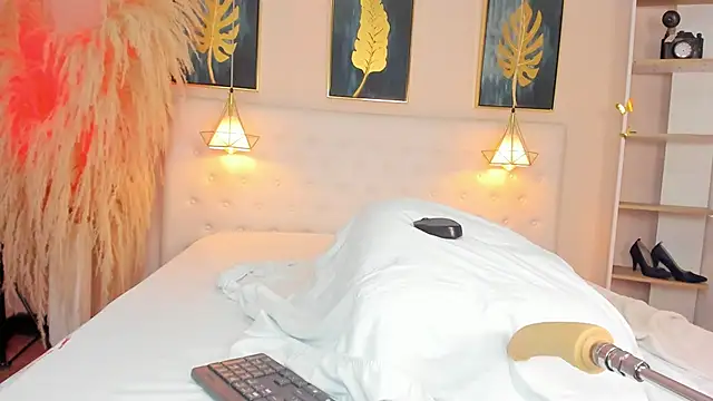 Cinnamon Star online show from 03.02.26