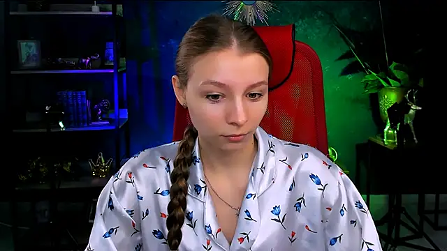 JulieDaniel online show from 04.30.26