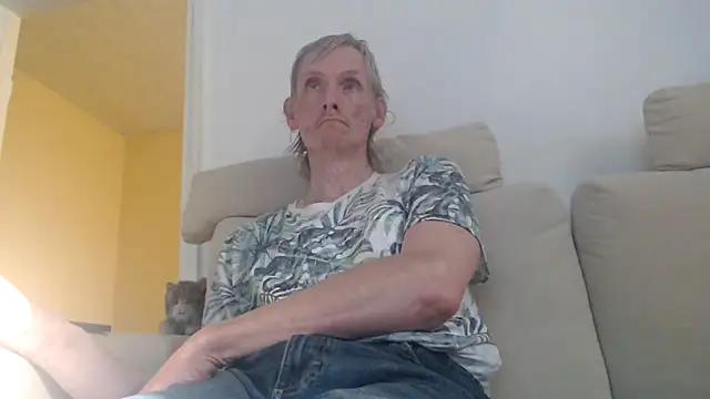 Snapshot of k74robert chatting on 10.29.25 k74robert online show from 10.29.25