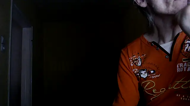 Snapshot of k74robert chatting on 11.30.25 k74robert online show from 11.30.25