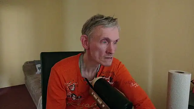 Snapshot of k74robert chatting on 02.10.26 k74robert online show from 02.10.26