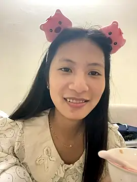 Snapshot of Lil-Gi chatting on 11.01.25 Lil-Gi online show from 11.01.25