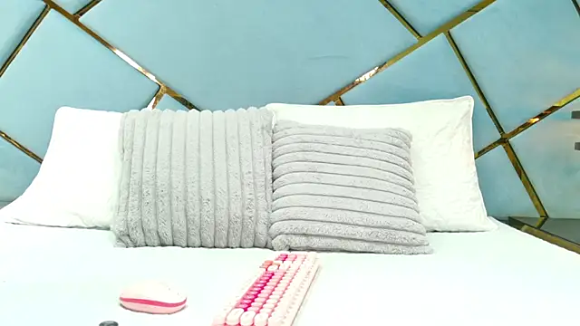 marcela rojas online show from 10.15.25